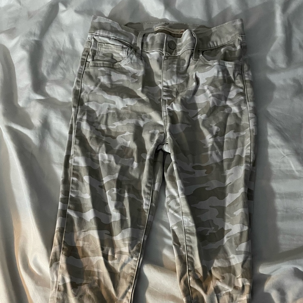 Levi’s 720 high rise super skinny crop camouflage jeans